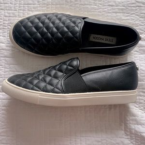 • Steve Madden • Quilted Slip-On Sneaker sz10
